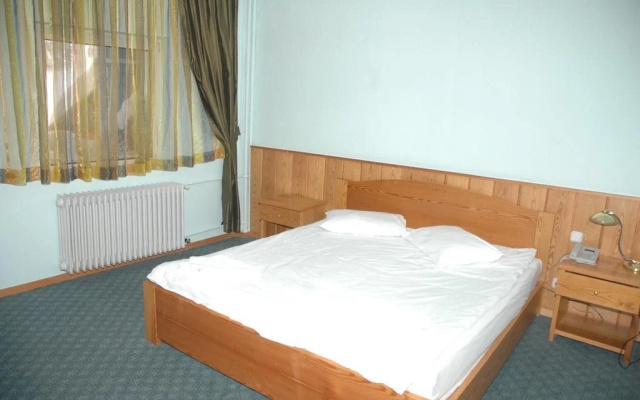 Kar Hotel