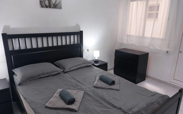 2-bedroom Apartment-close to Beaches and Center