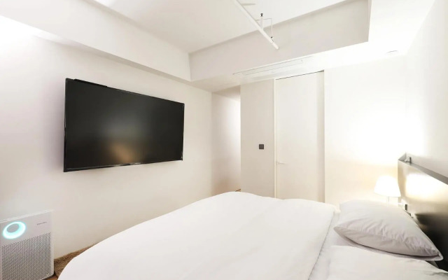 Hotel 498