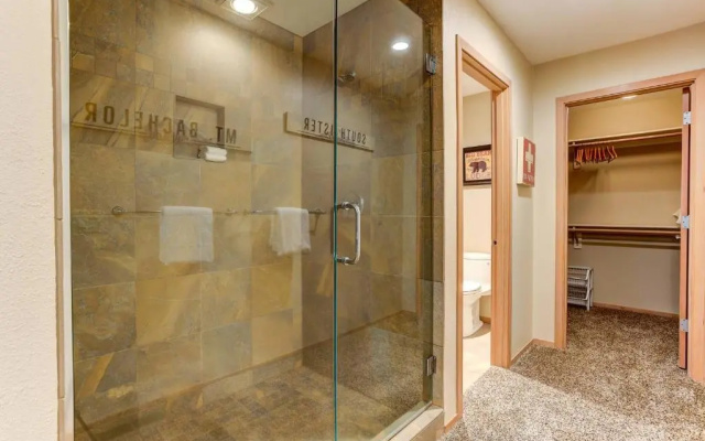 22 Eaglewood Condo