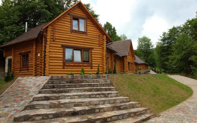 Гостиница Recreation Complex Uzhanski Kupeli вид на фасад