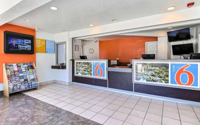 Motel 6 Oakland Airport