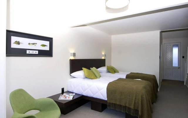Lake Hawea Hotel