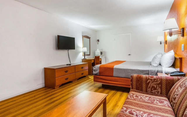 Motel 6 San Diego, CA - Southbay