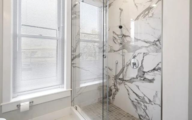 Charlesgate Suites