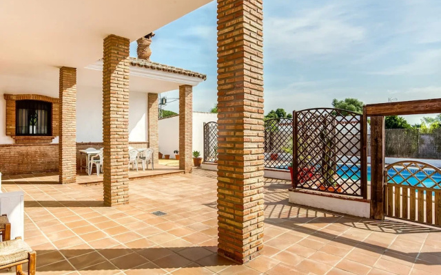 Family Villa With Pool