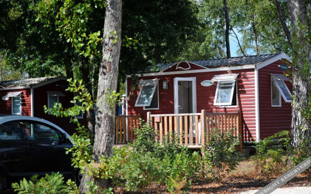 Le Village du Lac - Caravan Park