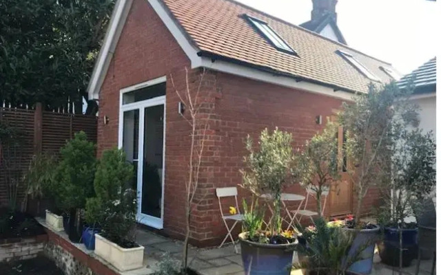 The Coach House 75 Epsom Road