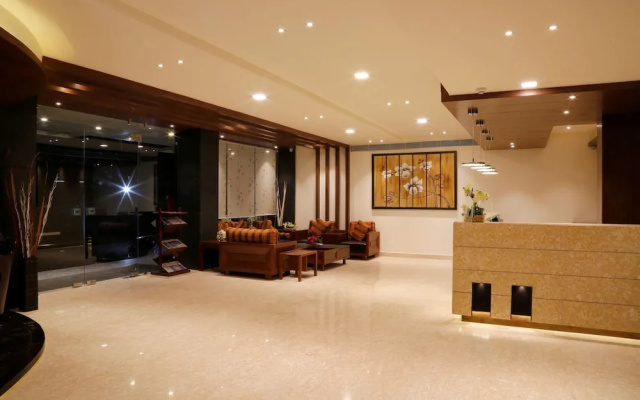 Xenious LN Courtyard Hotel