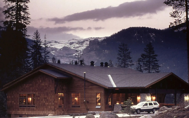 Wuksachi Lodge