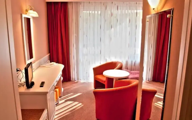 Hotel Alunis