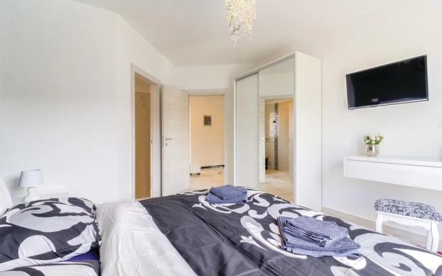 Stunning Home in Pula With Wifi and 4 Bedrooms