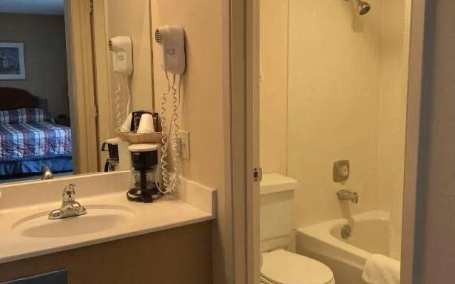Hardman House Inn & Suites