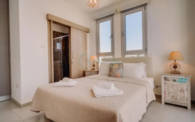 Dream 3bdr villa with private pool near the beach!