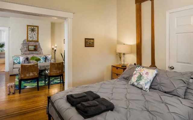 1858 Edgeland Avenue, Unit One