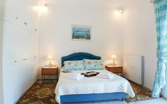 Beautiful Home in Xilokastro With 5 Bedrooms, Outdoor Swimming Pool and Swimming Pool