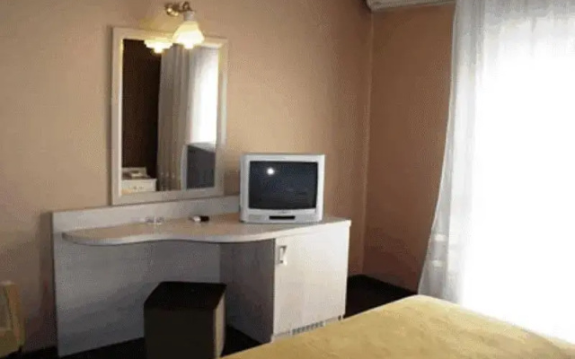 Dedis Hotel