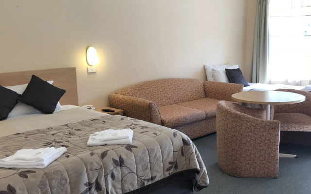 Country Gardens Motor Inn