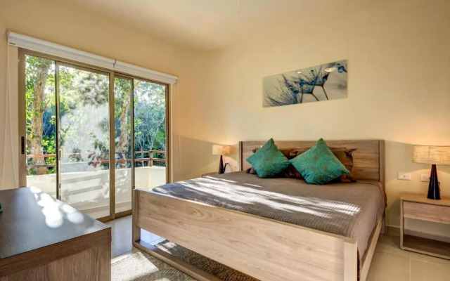 Condo Complex with an Alluring Pool & Tropical Vibes by Stella Rentals