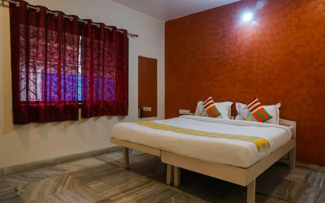 OYO 19648 Home Classy Stay Lonavala Wax Museum