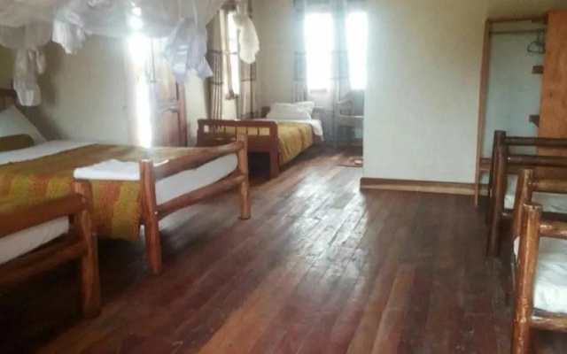 Tembo Safari Lodge