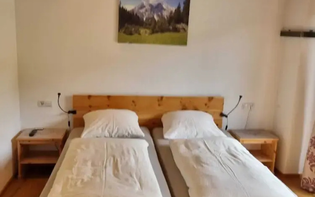 Schickster Mountain Lodge
