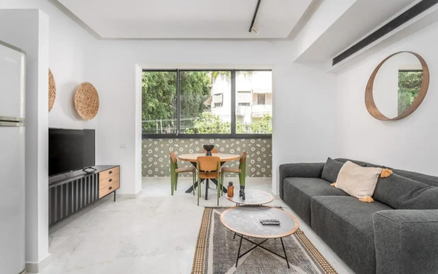 Gordon area - Deluxe 2bdr close to the beach