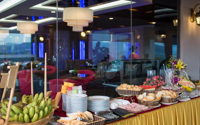 Royal Palace Hotel