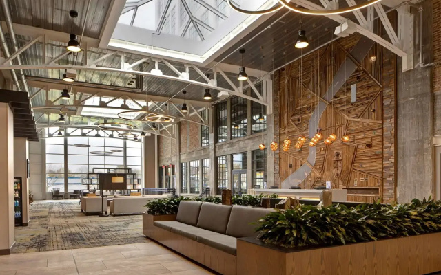 Embassy Suites Rockford Riverfront
