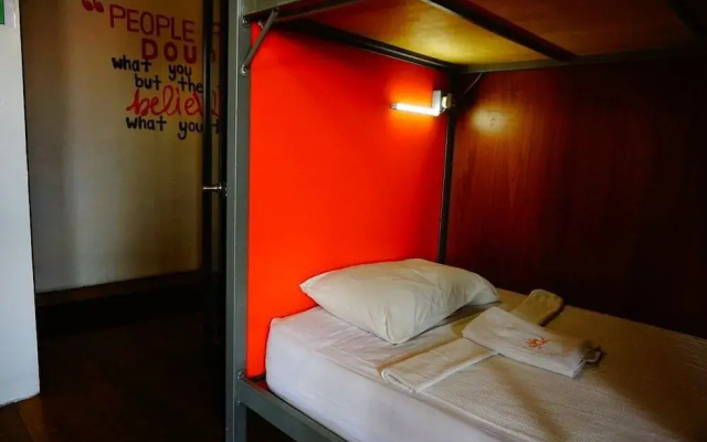 SPOT ON 90194 Lincoln's Backpackers
