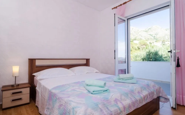 Leo's Room