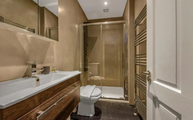 Immaculate 2 Bed Flat in West Kensington