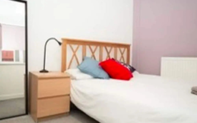 Lovely Holiday Home in Gloucester Near Robinswood Hill Park