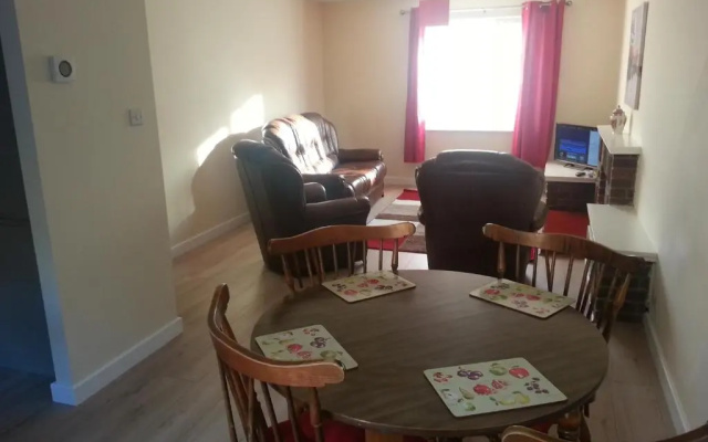 Immaculate 3-bed House in Bristol With Fast Wifi