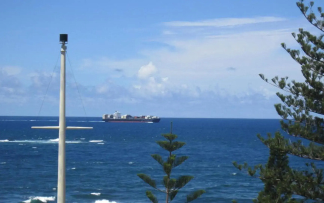 Unit 10 Sea Eagles Apartments