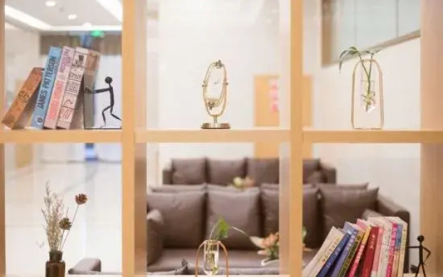 GreenTree Zhixuan Hotel (Hefei Binhu Sunac Paradise High-speed Times Square Branch)