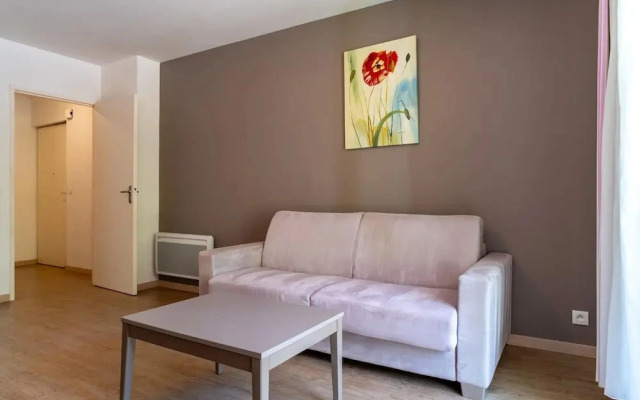 1BR Stay in Pont-aven With Balcony