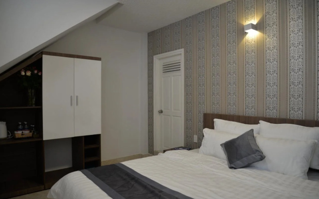 Amis Hotel