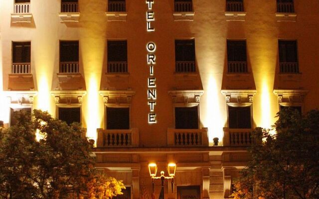 Hotel Oriente вид на фасад