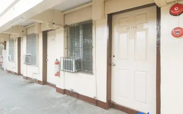 RedDoorz @ City Stay Inns Marilao