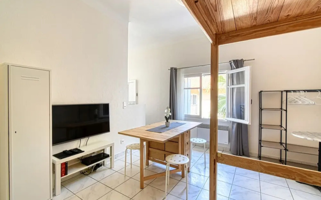 Chic Minimalist Studio - 2 Mins Walk From Palais!