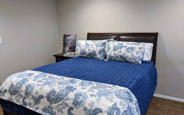 Private Apartment Suite Near World-class Skiing