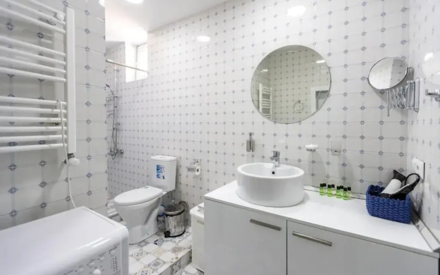 2 Bedroom Apartment Behind Opera House