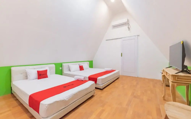 RedDoorz Syariah Plus Near Sukabumi Station