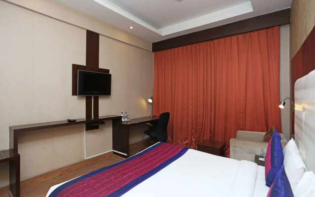 OYO 10968 Hotel Almati 1