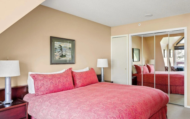 Glacier Suite at Snowberry