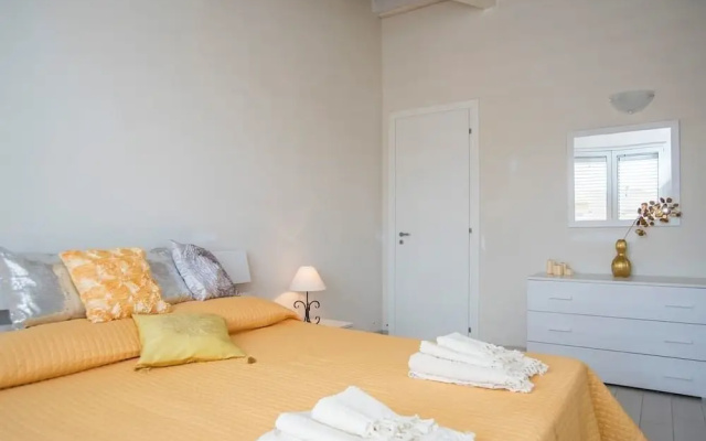 Villa White