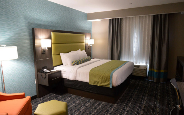 Holiday Inn Express And Suites Pasadena Houston Southeast by IHG