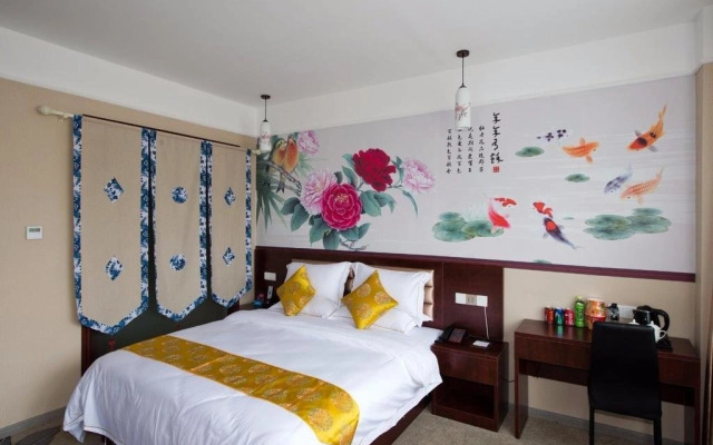 Huayang Hotel