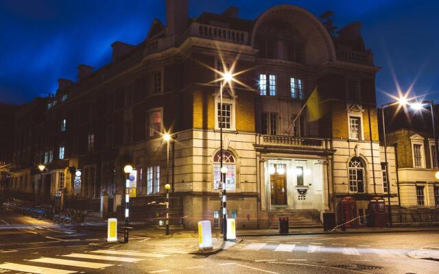 Отель Clink78 Hostel Великобритания, Лондон - 9 отзывов об отеле, цены и фото номеров - забронировать отель Clink78 Hostel онлайн вид на фасад